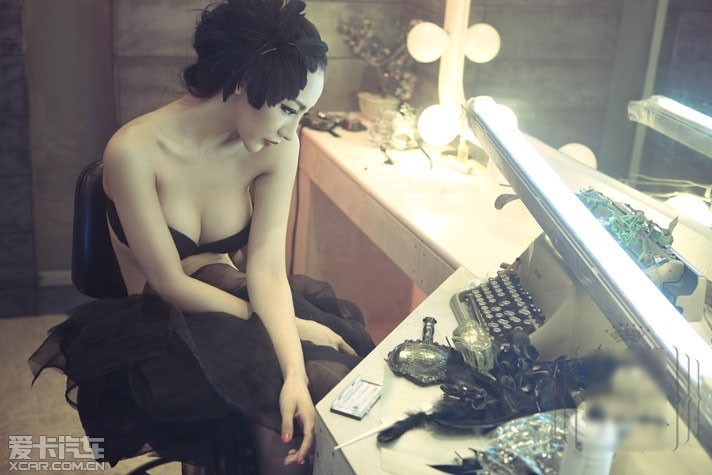 车模金美辛的纯色蜕变图片