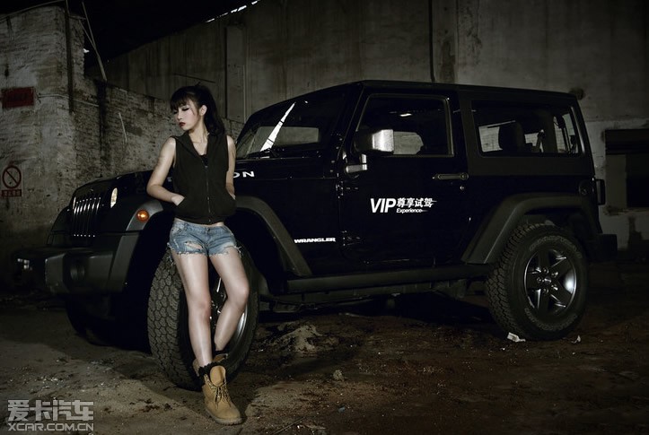 狂野Jeep牧马人美女图片