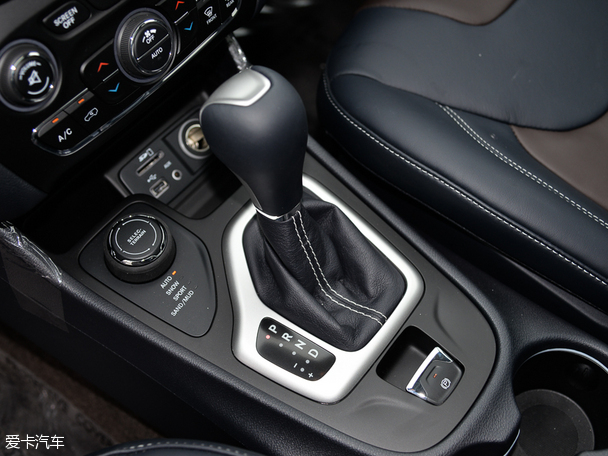 Jeep2015款自由光