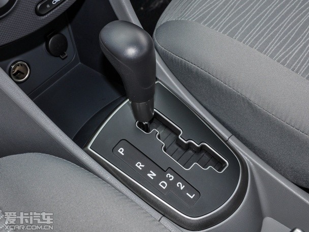 北京現代2014款瑞納