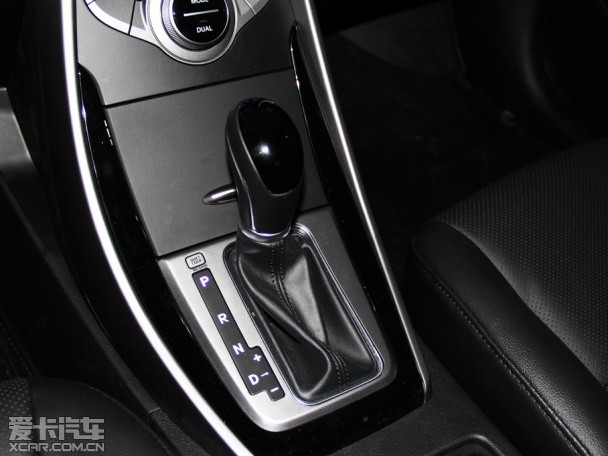 北京現代2015款朗動