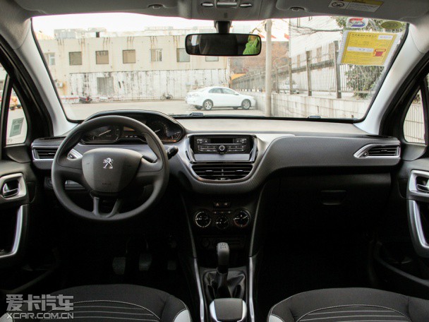 東風(fēng)標(biāo)致2014款標(biāo)致2008