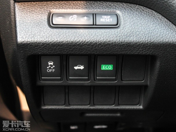 東風日產2013款天籟