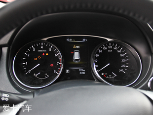 東風日產2014款奇駿