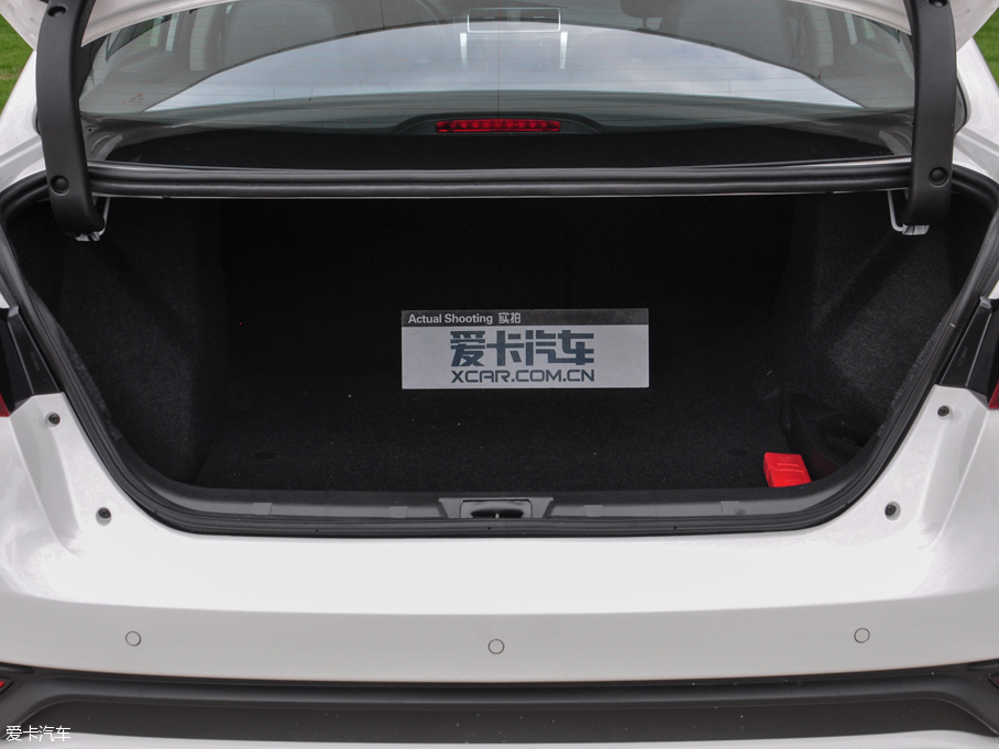 眾泰汽車2016款眾泰Z300