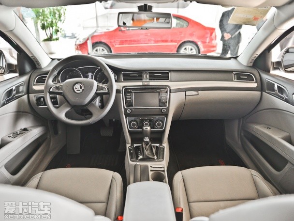 上海大眾斯柯達(dá)2013款速派