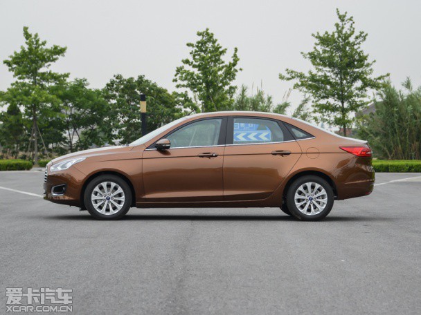 長安福特2015款福睿斯