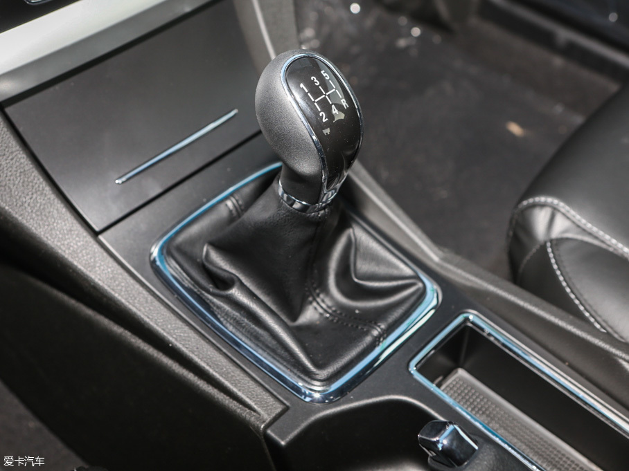 吉利汽車2016款新帝豪三廂