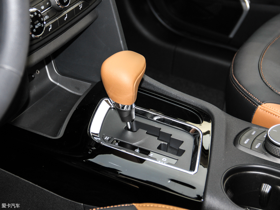 東南汽車2015款東南DX7