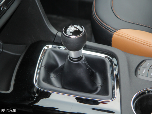 東南汽車2015款東南DX7