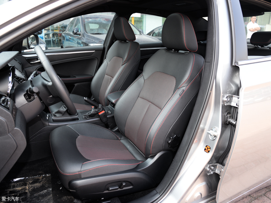 奔騰2016款奔騰B70