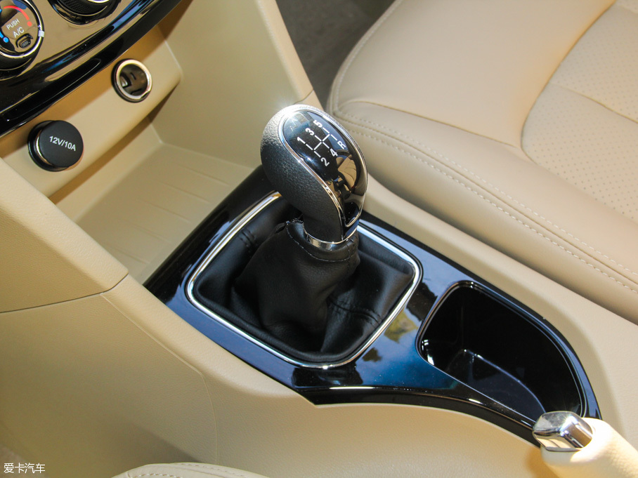 寶駿汽車2016款寶駿730