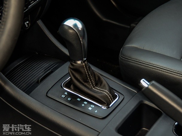 北汽紳寶2015款紳寶X65