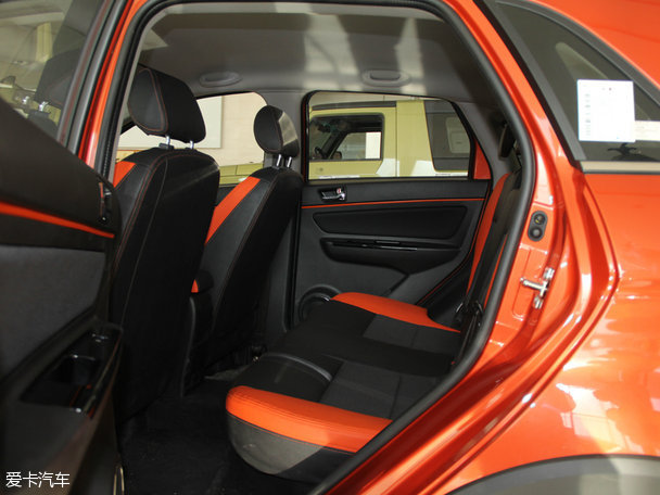 北汽紳寶2015款紳寶X25