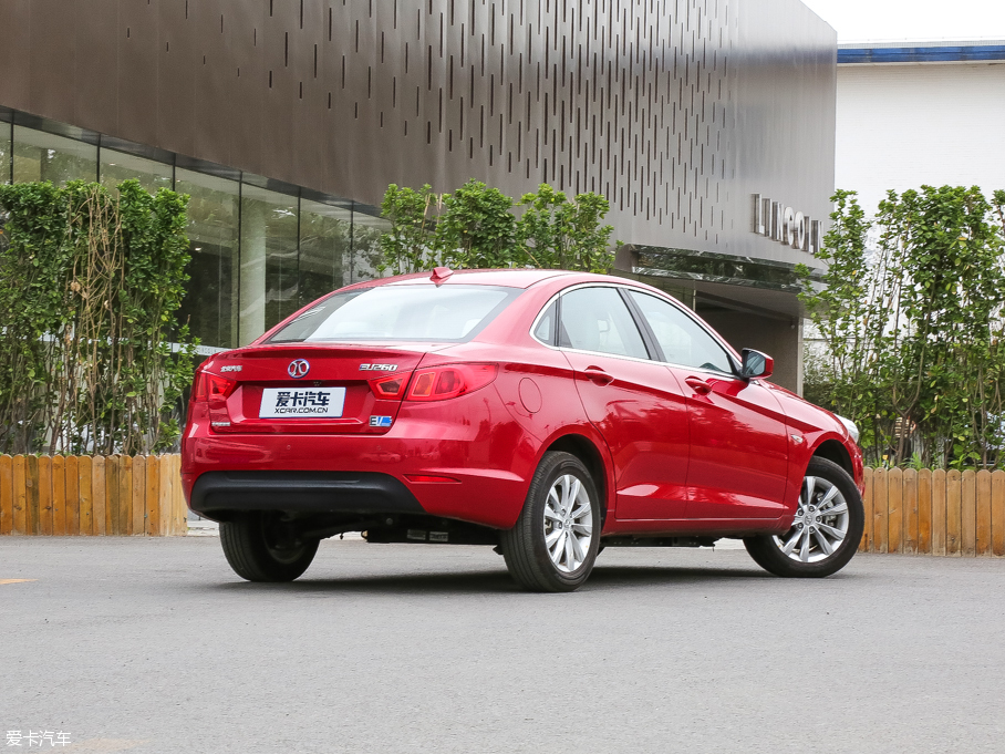 北汽新能源2016款北汽EU260