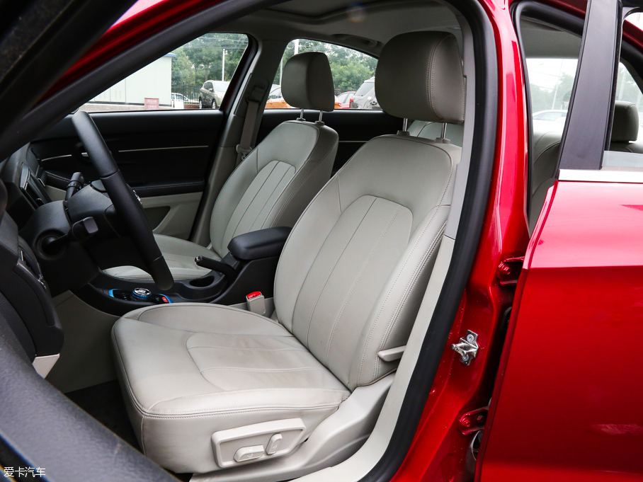 北汽新能源2016款北汽EU260