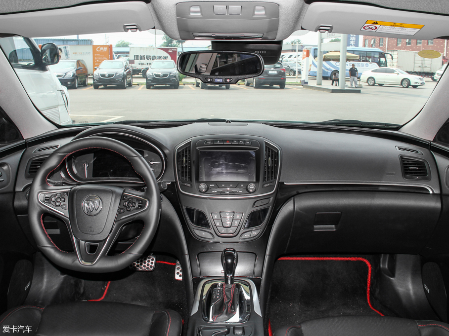 上汽通用別克2015款君威GS