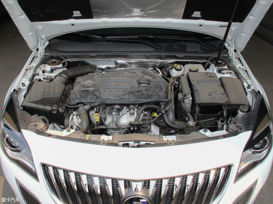 上汽通用別克2015款君威GS