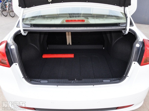 上汽通用別克2015款凱越