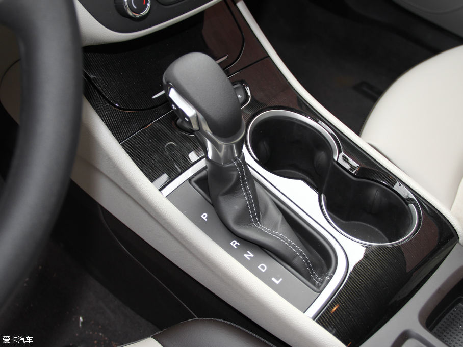 上汽通用別克2015款威朗