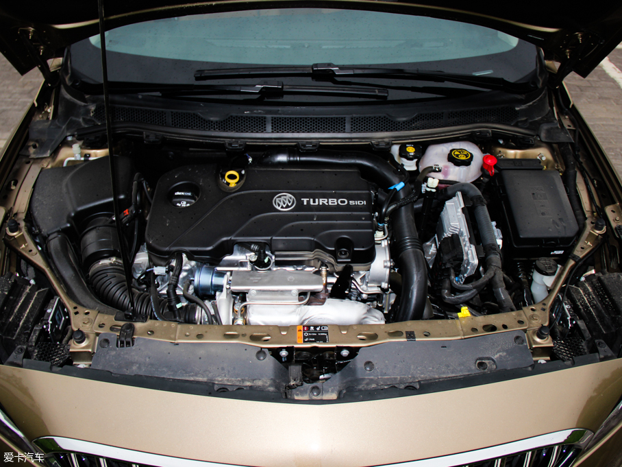 上汽通用別克2015款威朗