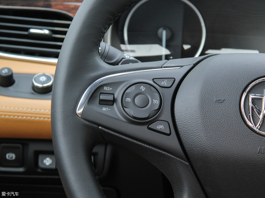 上汽通用別克2016款君越