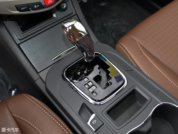 比亞迪汽車2015款比亞迪S7