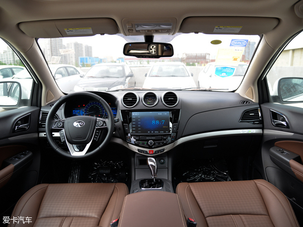 比亚迪汽车2015款比亚迪S7