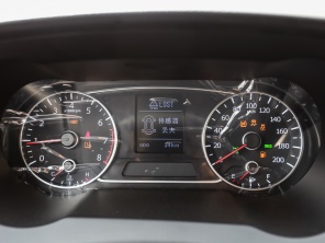 陸風(fēng)汽車2015款陸風(fēng)X7