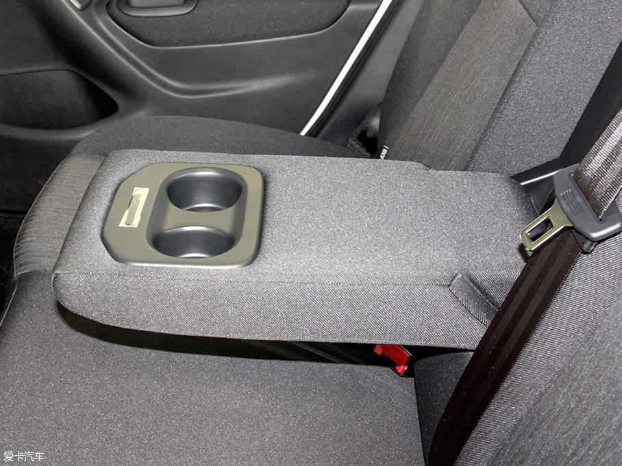 東風雪鐵龍2016款C4世嘉