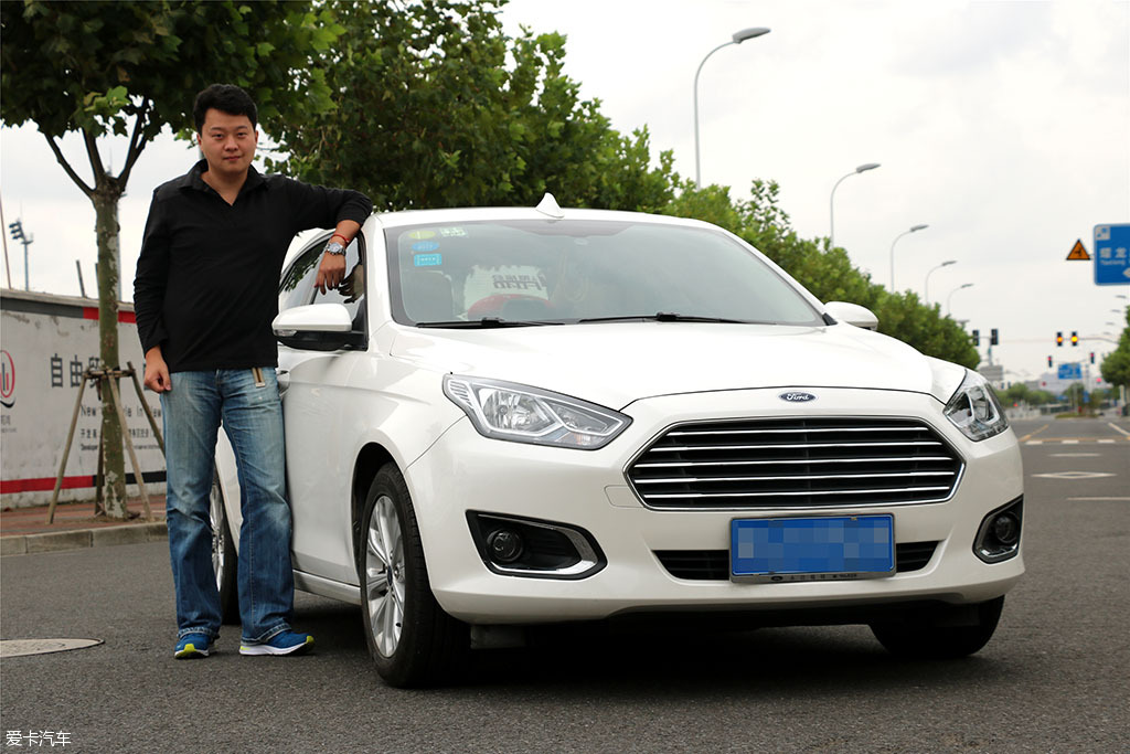 長安福特2015款福睿斯