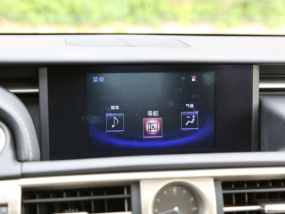 捷豹XE對比雷克薩斯IS