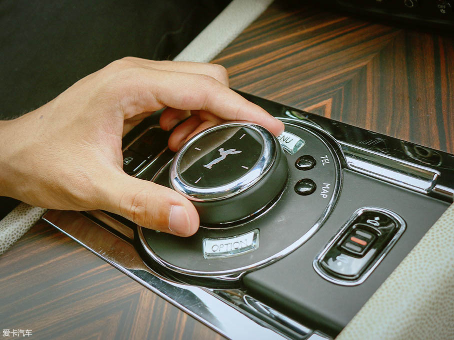 高富帥與魅影的私生活