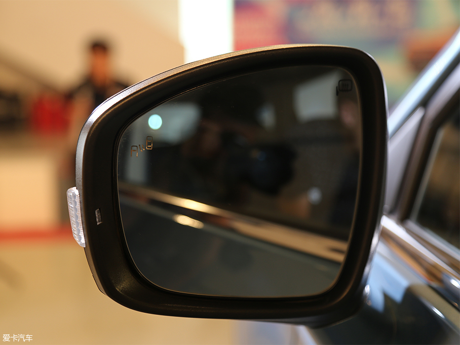 東風(fēng)風(fēng)神AX5內(nèi)飾解析