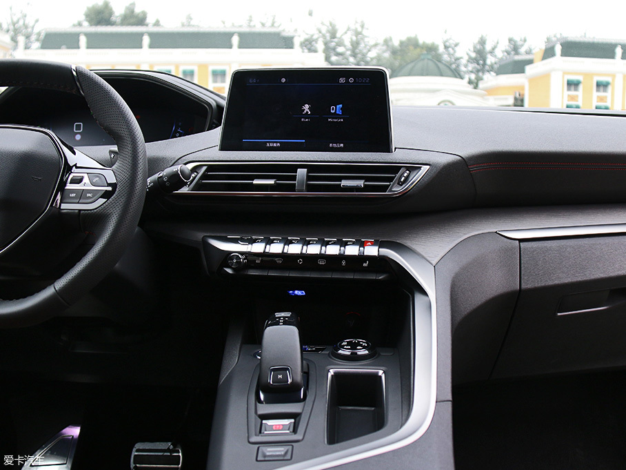 大寫(xiě)加粗的炫酷 愛(ài)卡實(shí)拍東風(fēng)標(biāo)致4008