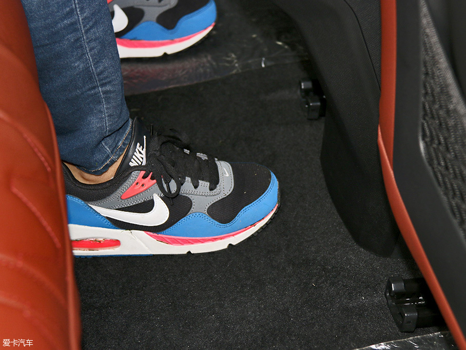 大寫加粗的炫酷 愛卡實拍東風標致4008