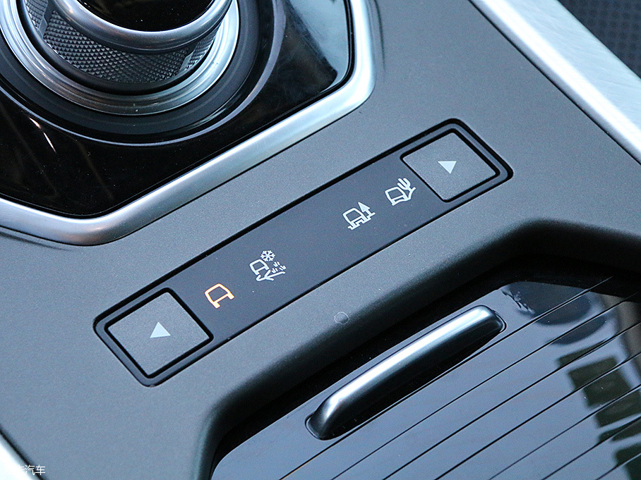 2016款攬勝極光品質(zhì)測(cè)試