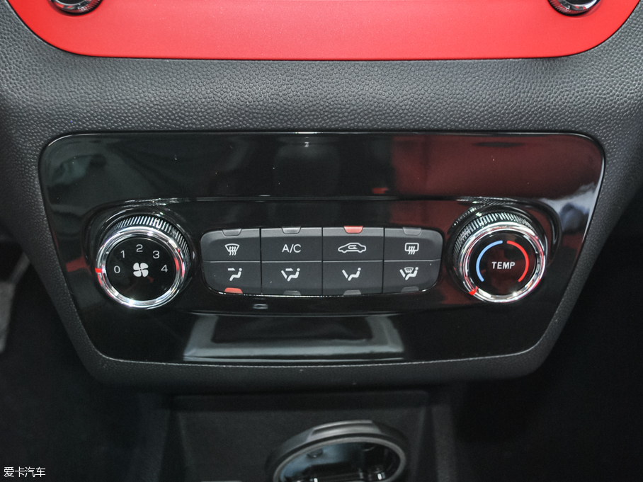 江淮汽車-瑞風S2