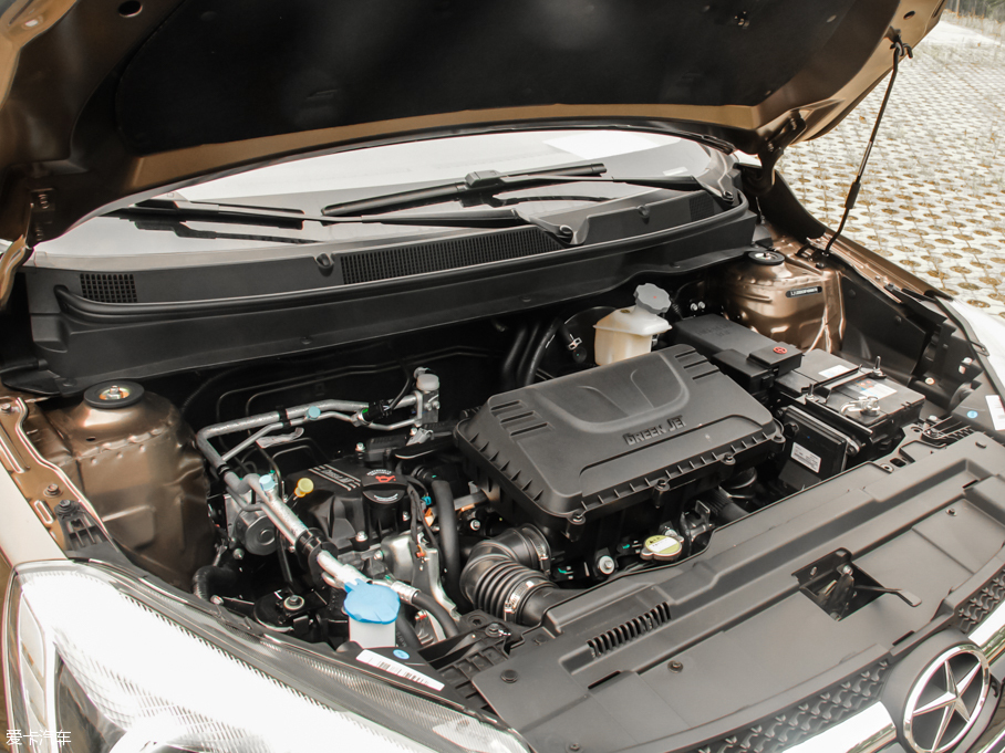 江淮汽車-瑞風S2