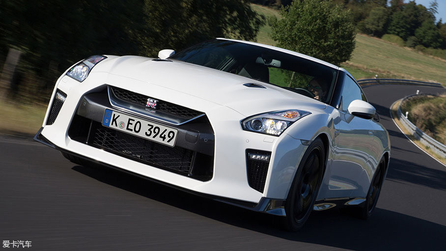 ǰղٷGT-R°汾GT-R Track EditionĹٷͼƬ˼壬һרΪߴر汾GT-R