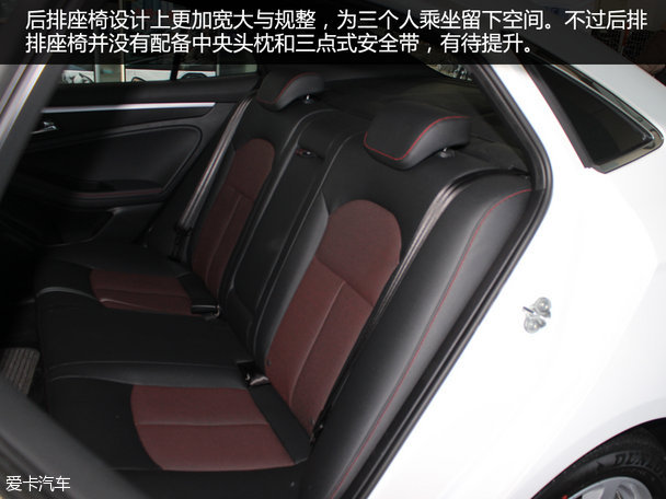 愛卡實拍新款奔騰B70