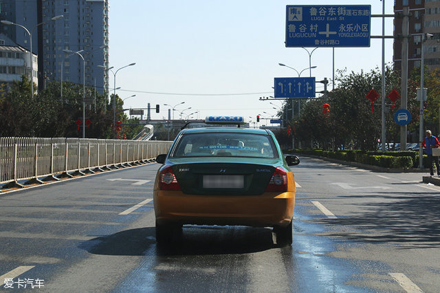 切记不要长时间跟随出租车.