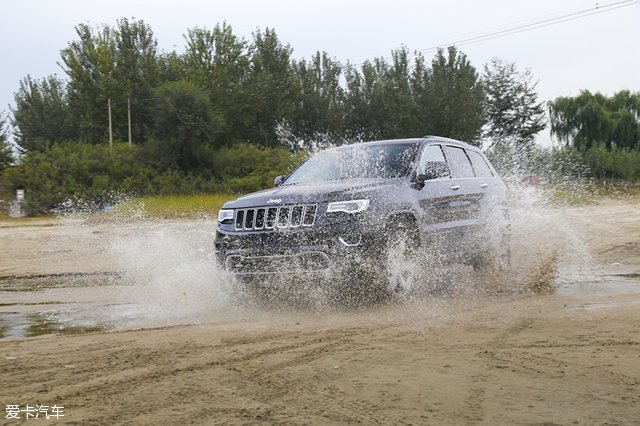 jeep大切诺基价格降价促销 进口越野车