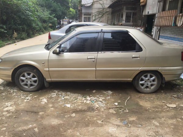 武汉雪铁龙爱丽舍2002年上牌二手车报价_多少钱,2002年上牌的雪铁龙