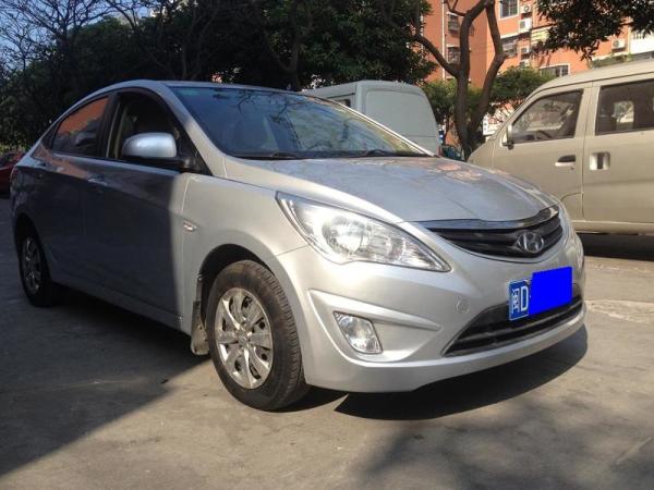 北京现代瑞纳2011年上牌二手车报价_多少钱,2011年上牌的现代瑞纳出售