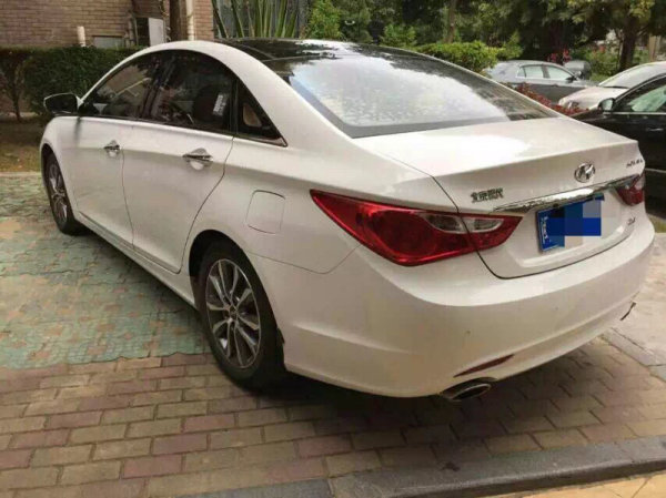 北京现代索纳塔八2013年上牌二手车报价_多少钱,2013年上牌的现代