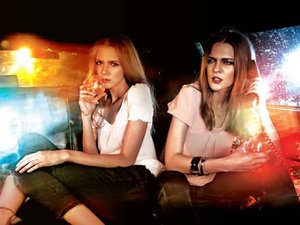 �Ļ����ϵ���ҹ