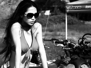 �Ըл���Ů���Ұ����