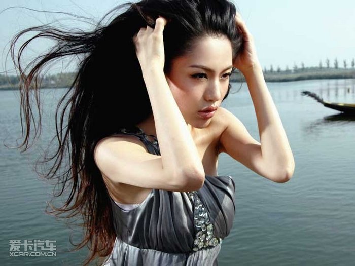 车模潘霜霜气质写真(1/8)