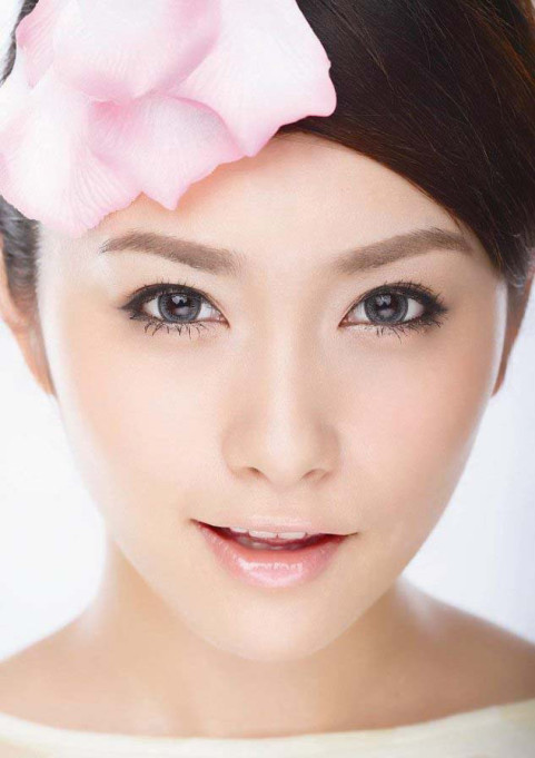 刘芊妤 身高:175cm 体重:54kg 三围:81 63 89